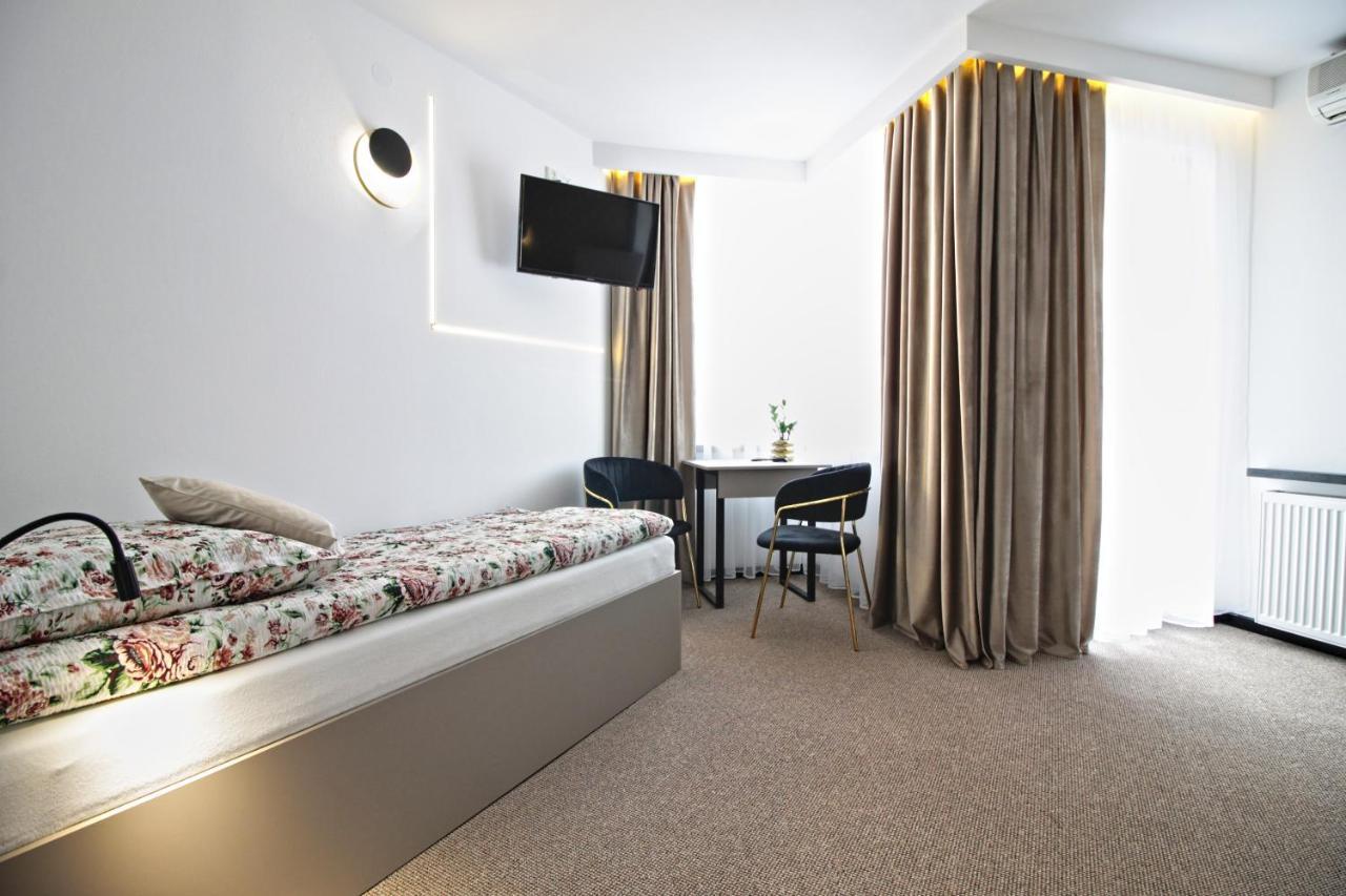 Motel Na Zbojeckiej Skawa Экстерьер фото