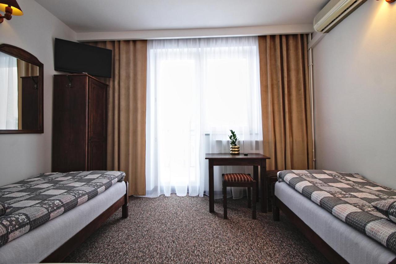 Motel Na Zbojeckiej Skawa Экстерьер фото