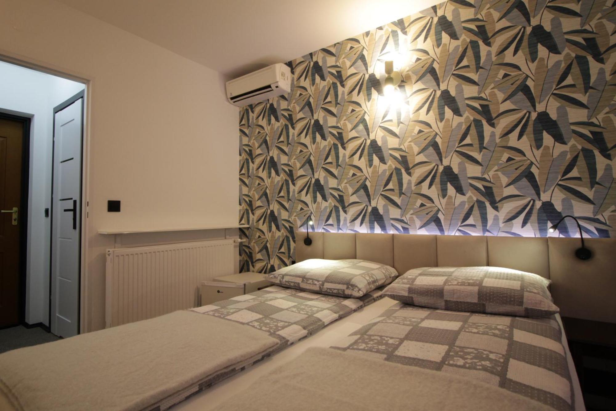 Motel Na Zbojeckiej Skawa Экстерьер фото