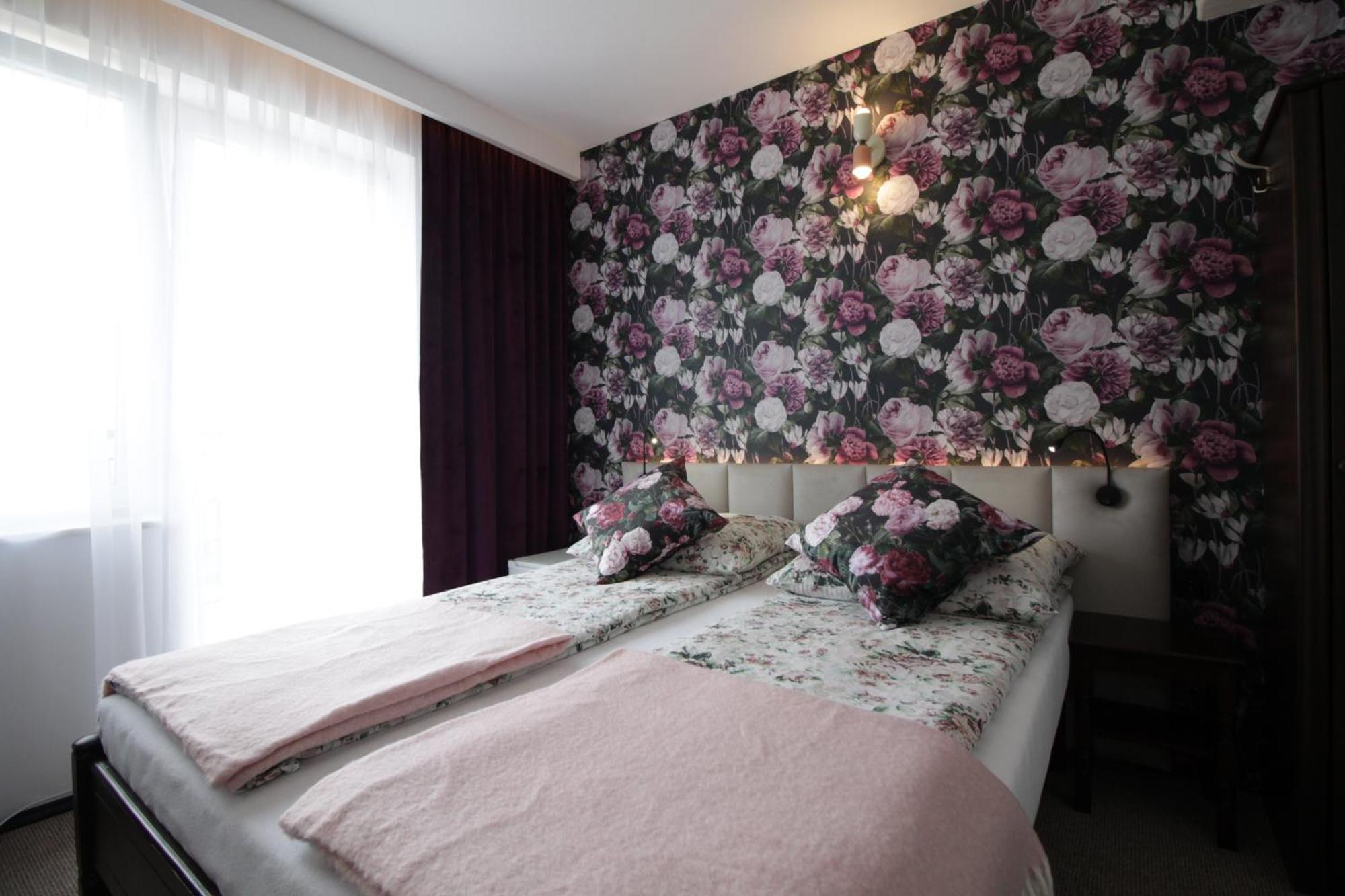 Motel Na Zbojeckiej Skawa Экстерьер фото