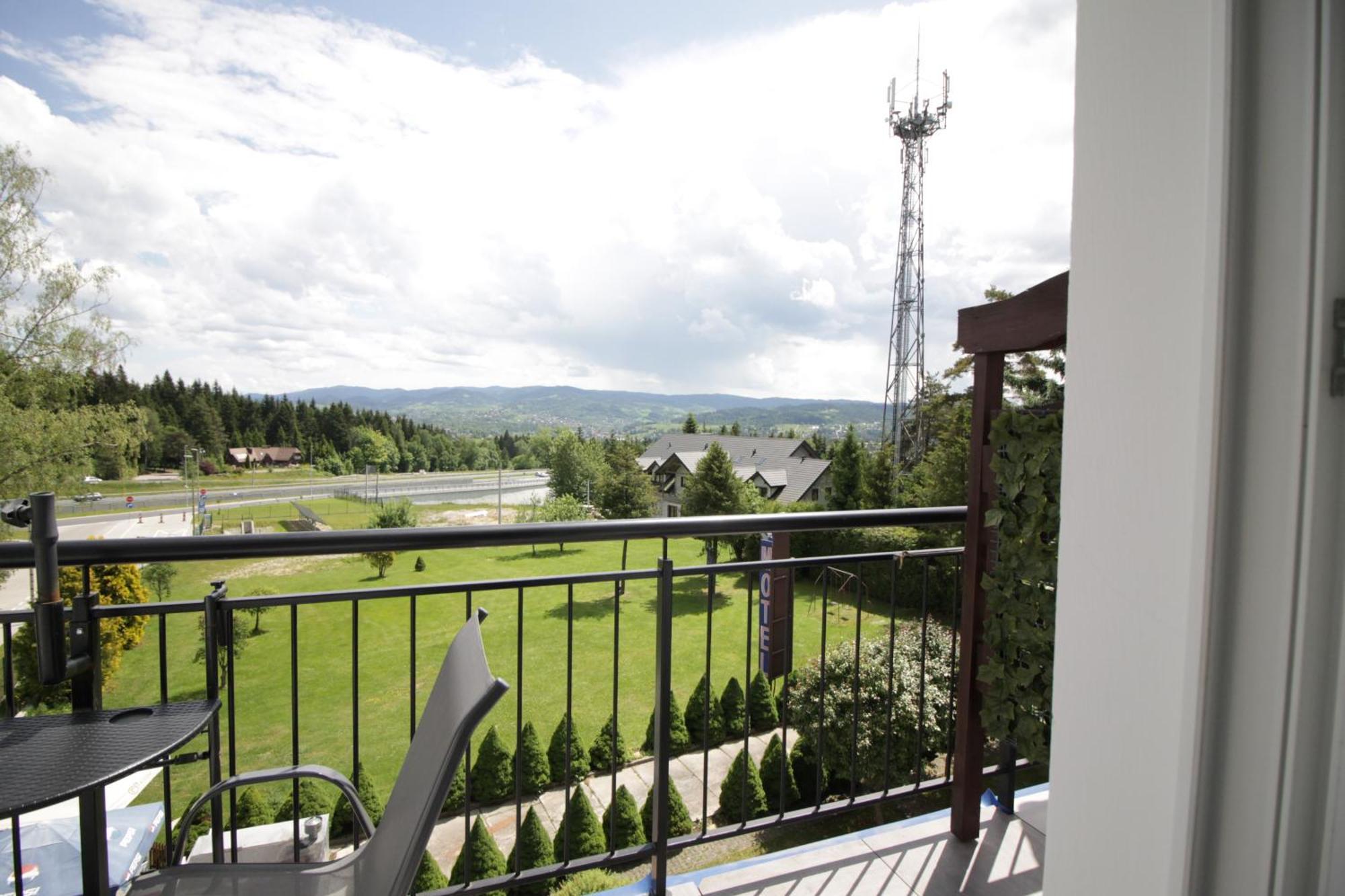 Motel Na Zbojeckiej Skawa Экстерьер фото