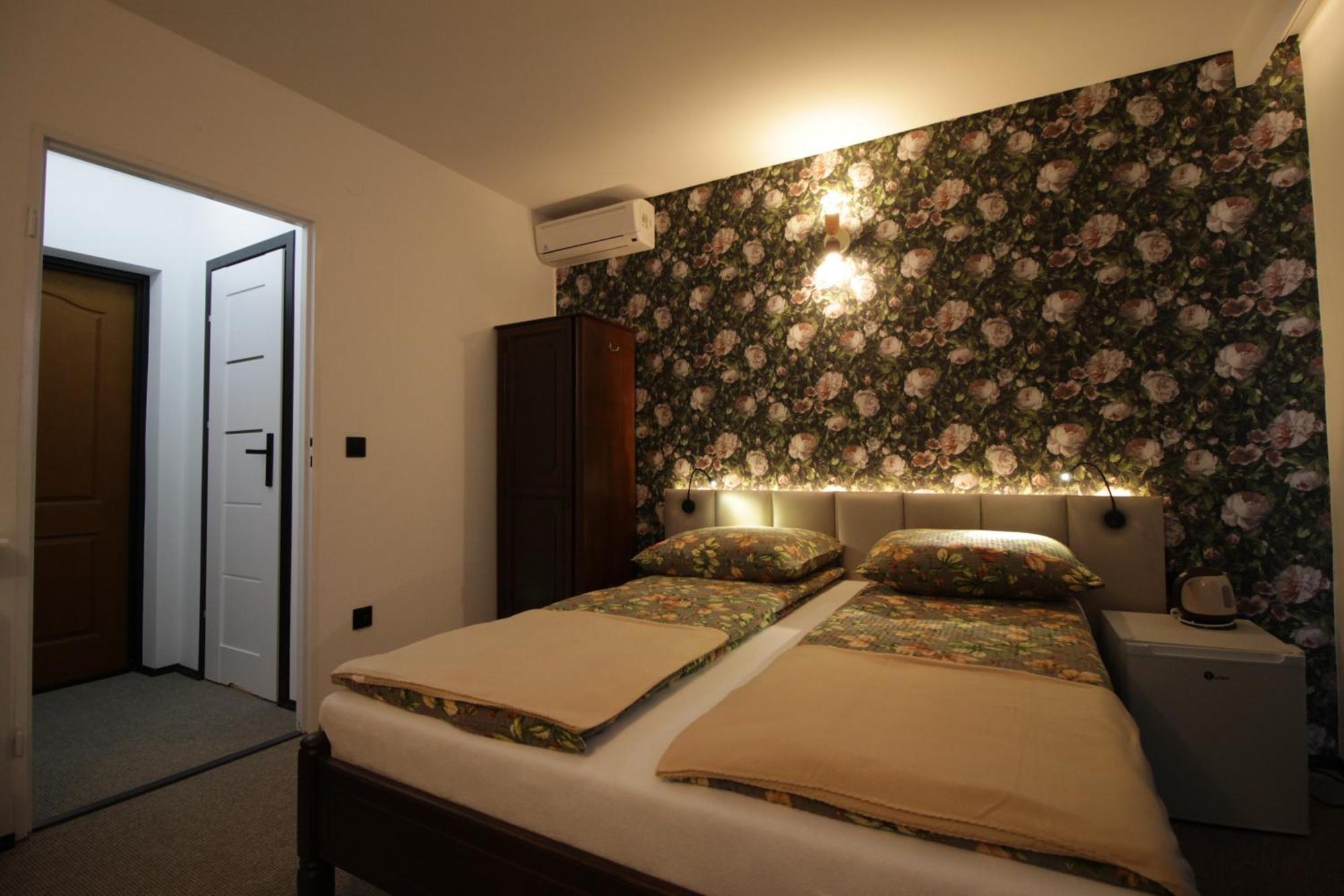 Motel Na Zbojeckiej Skawa Экстерьер фото